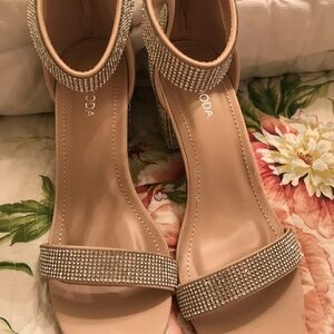 Moda Beige Rhinestone Women's Sandals